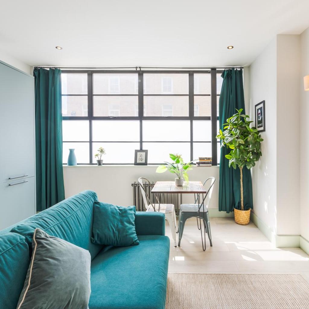Photograph of Cute 1-Bedroom Ground Apartment in Stoke Newington