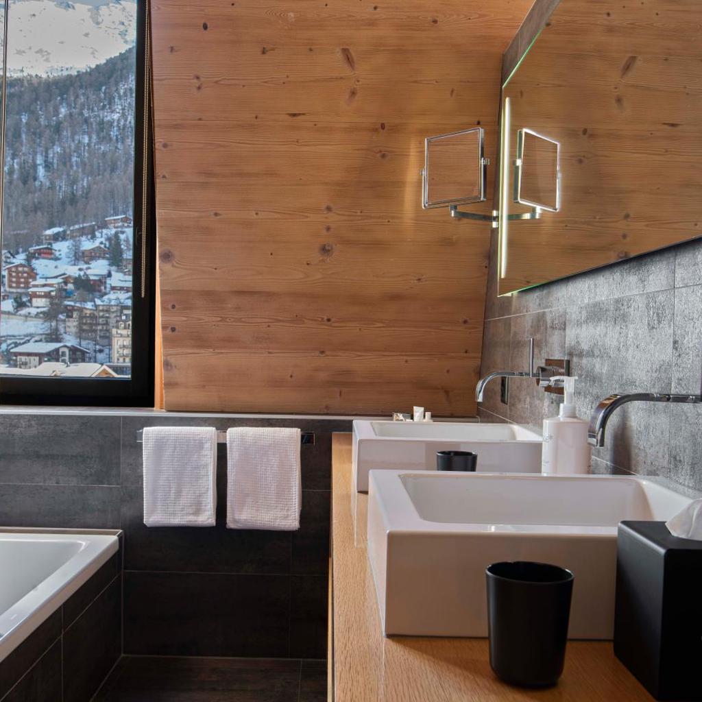 Unique Hotel Post — 