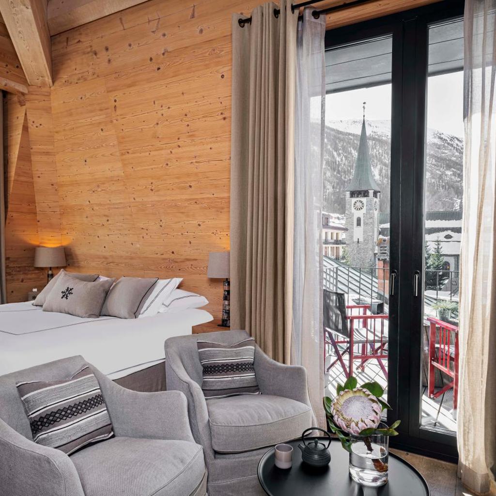 Unique Hotel Post — 