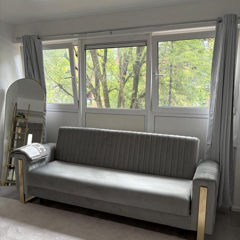 Photograph of Newly Refurbished - Stylish - Modern - And Cosy Flat - King Size Bed with Built In Speakers - Bedside Lamp - And USB Ports - Sofa Bed - In Islington North London