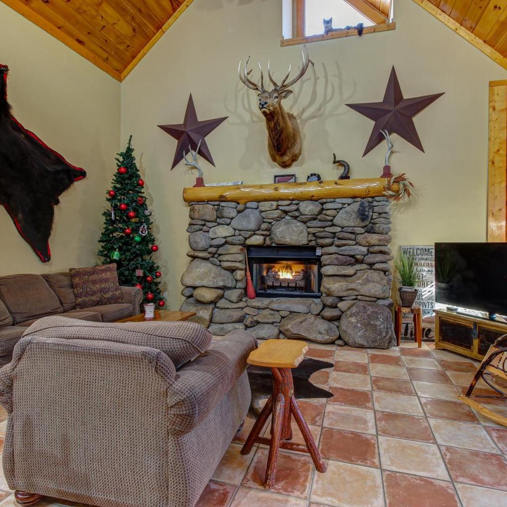 Photograph of Near Dtwn Pigeon Forge! Multi-Level Cabin w/ Pool