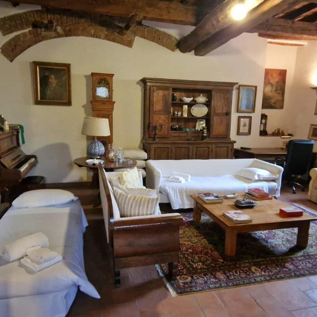 Photograph of IL POZZO DEI DESIDERI FIRENZE