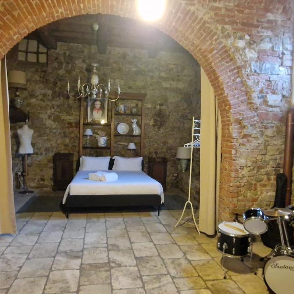 Photograph of IL POZZO DEI DESIDERI FIRENZE