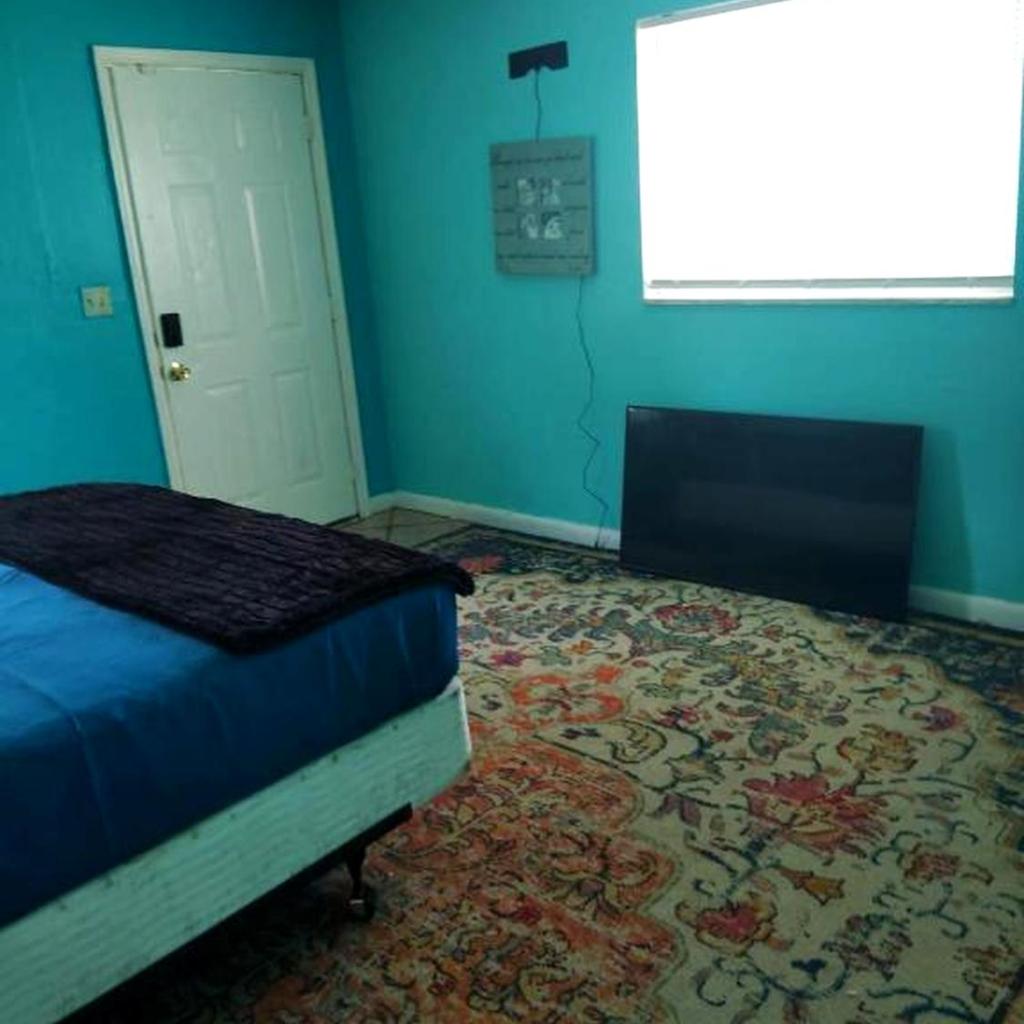 Photograph of GpL 5544 Cozy Getaway with Bright Colors & Full Kitchen