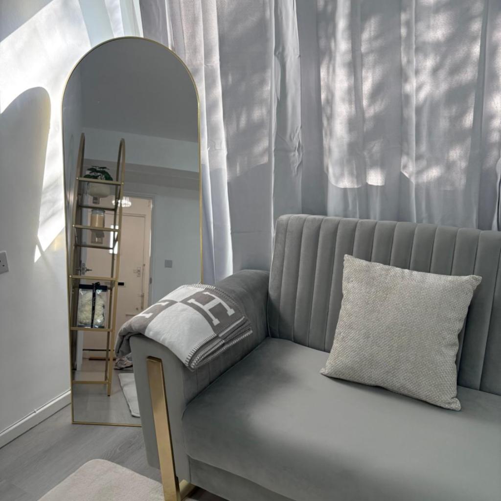 Photograph of Newly Refurbished - Stylish - Modern - And Cosy Flat - King Size Bed with Built In Speakers - Bedside Lamp - And USB Ports - Sofa Bed - In Islington North London