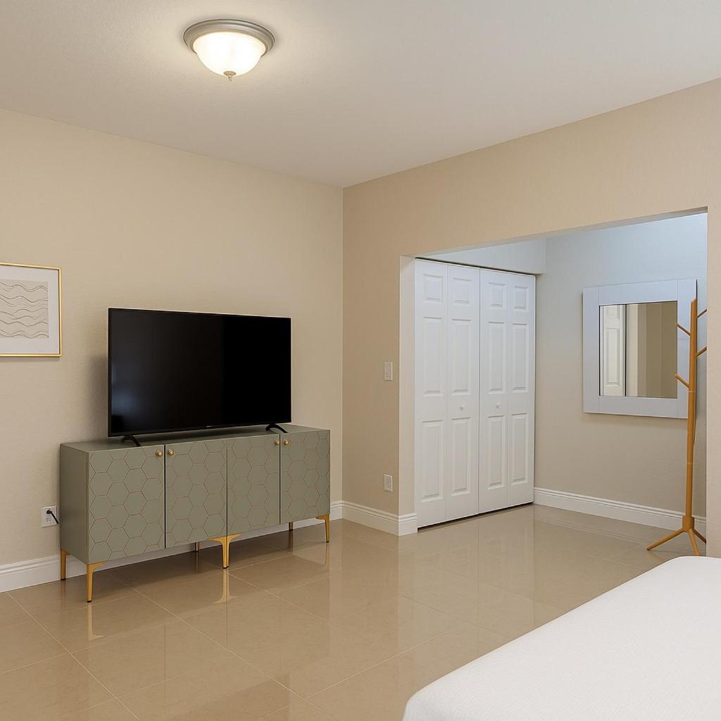 Photograph of Downtown Miami full apartment with kitchen