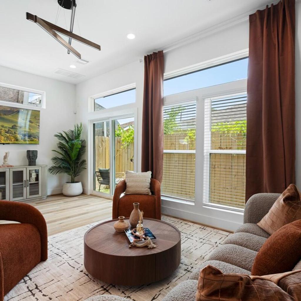 Photograph of 2 Luxury Homes in 1 - Walk to Nightlife & Stadiums