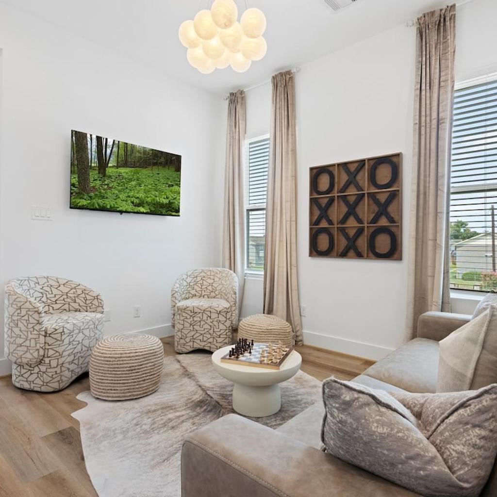 Photograph of 2 Luxury Homes in 1 - Walk to Nightlife & Stadiums