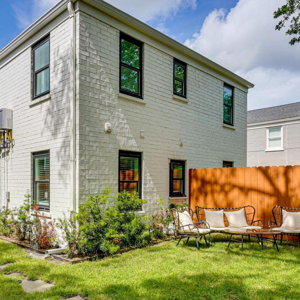 Photograph of Dtwn Retreat w/ Game Room! Walk to Hampton Park