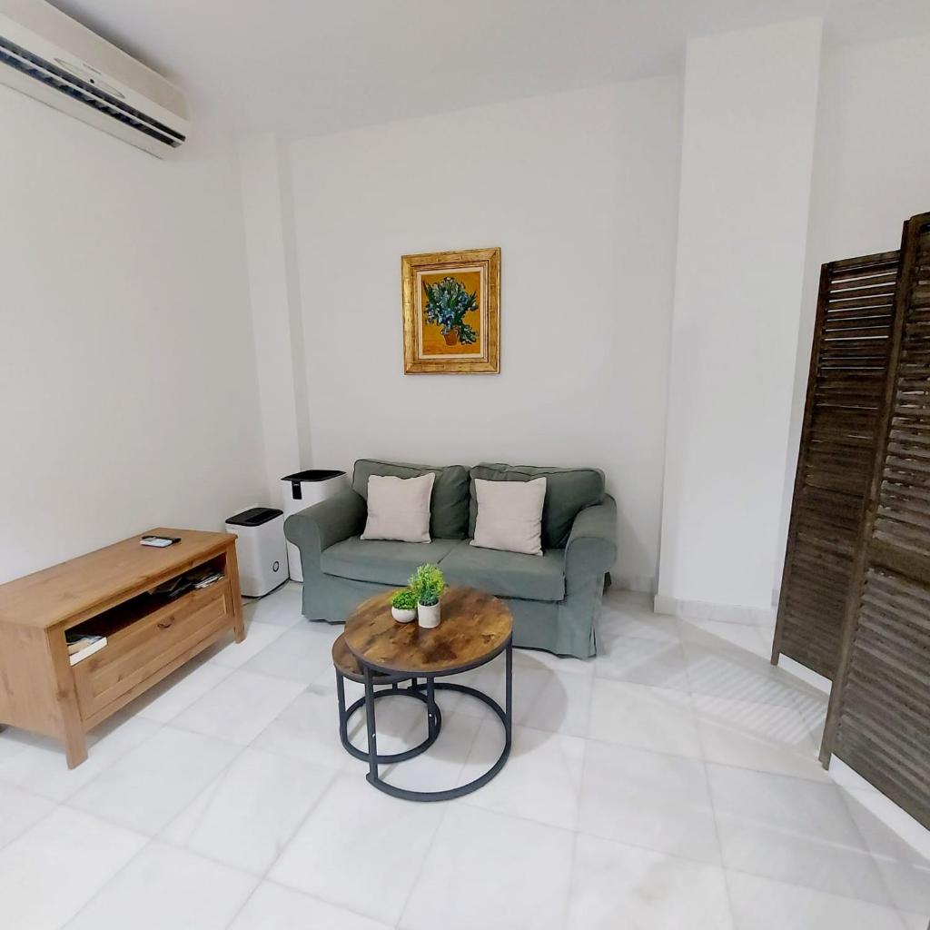 Photograph of ESTUDIO MORGADO.Tranquilidad. Calle Amor de Dios!