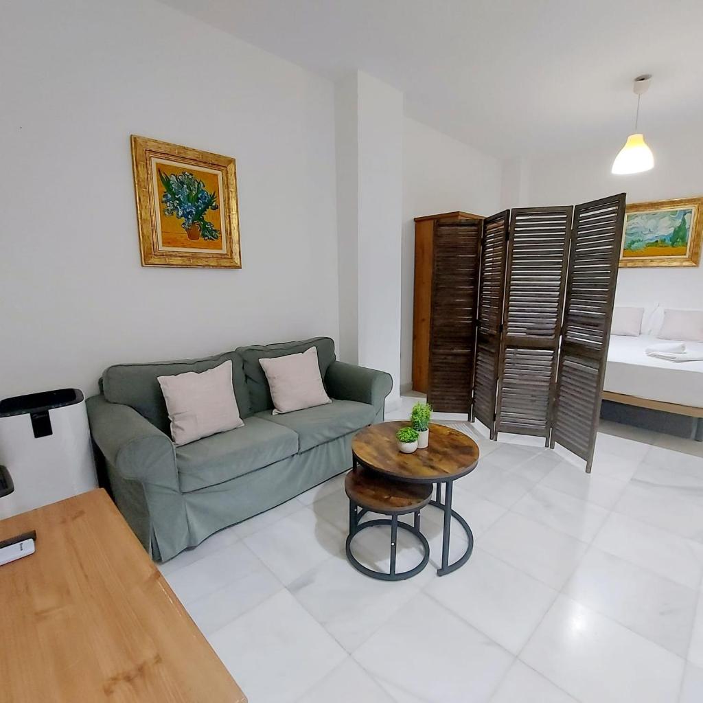 Photograph of ESTUDIO MORGADO.Tranquilidad. Calle Amor de Dios!