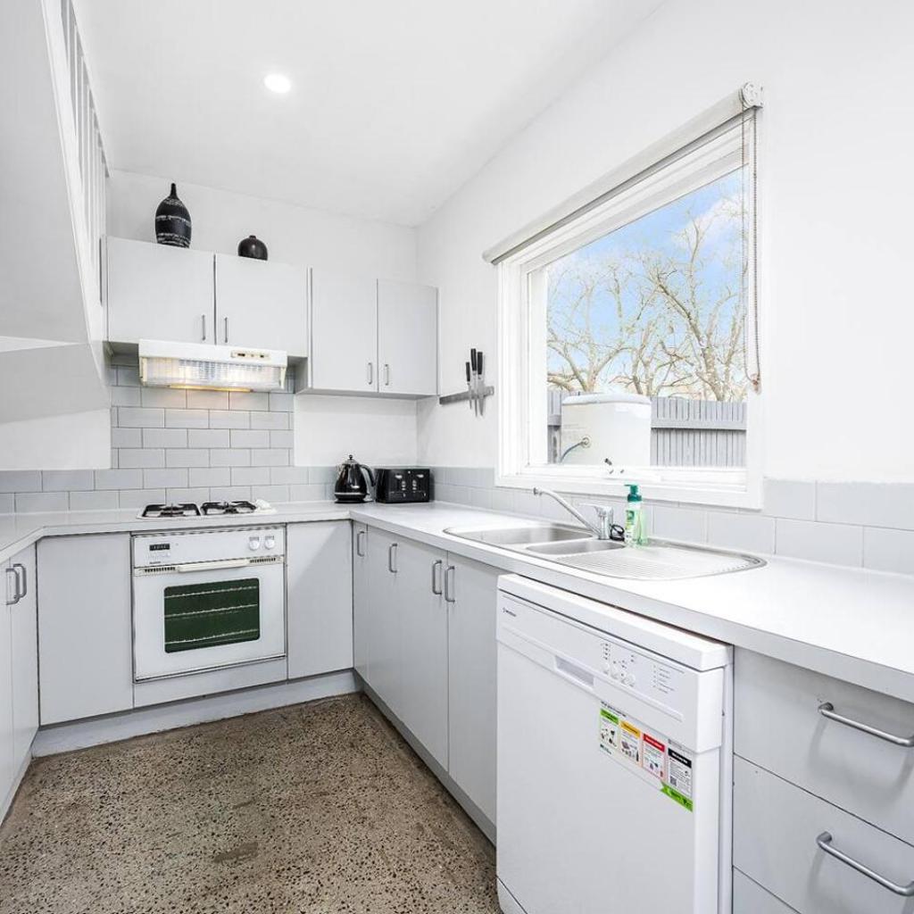 Photograph of Leafy 3BR Kensington Escape with Park Views and Parking