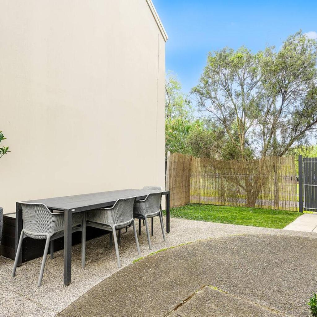 Photograph of Leafy 3BR Kensington Escape with Park Views and Parking