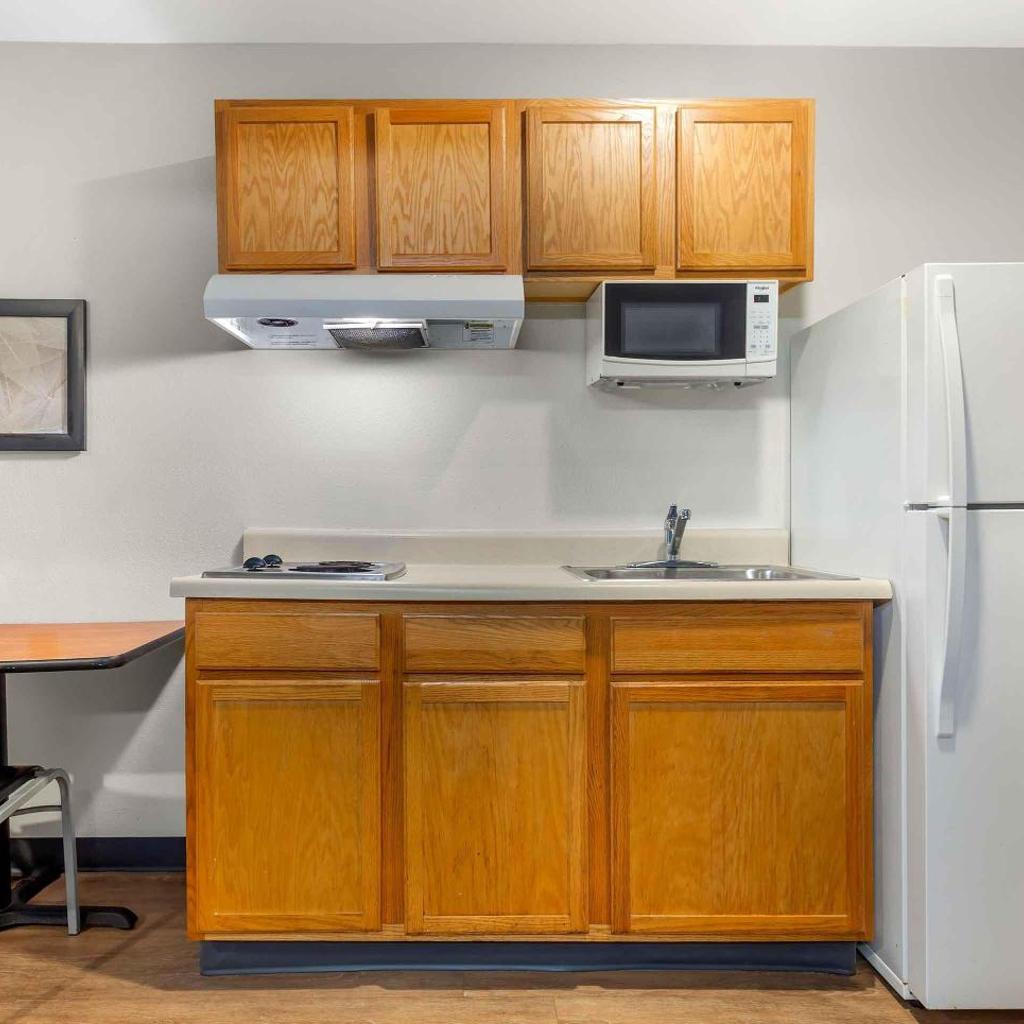 Photograph of Studio 6 Extended Stay Fort Myers FL