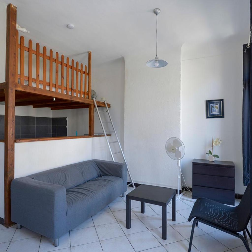 Photograph of Beautiful studio - view on Notre-Dame de la Garde