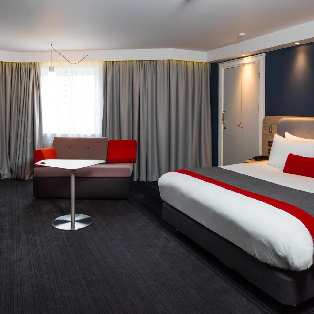 Photograph of Holiday Inn Express London-Hammersmith by IHG