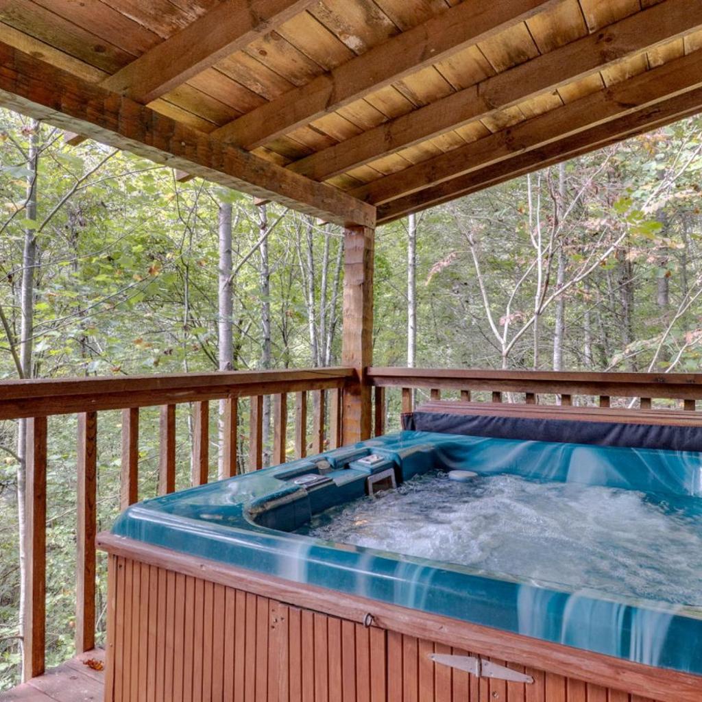 Photograph of Whispers of the Smokies Hot Tub Pool Table Grill