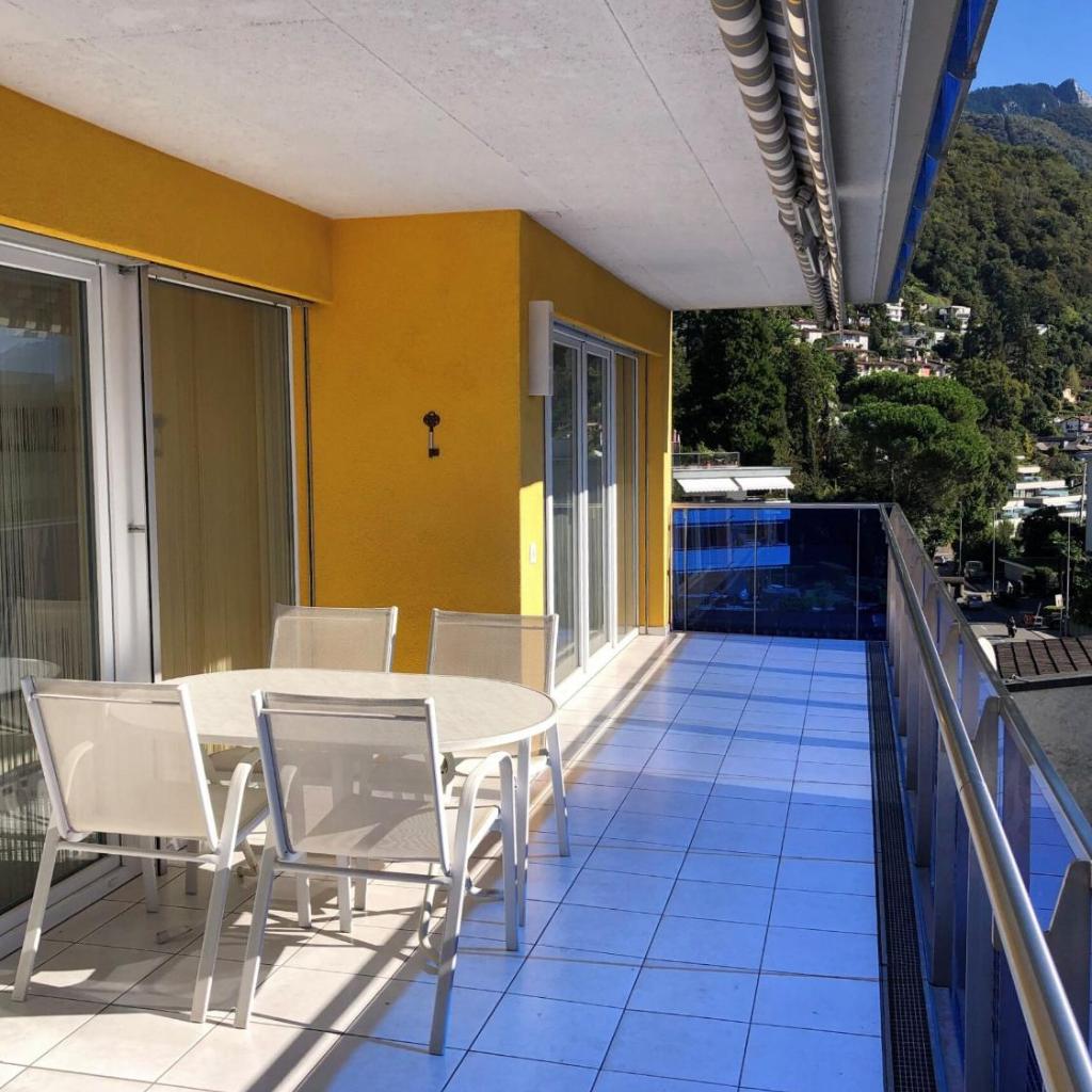 Image 7 - Casa Verbanella by HolAp