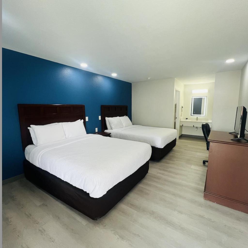 Photograph of Hallmark Suites Newly Renovated-Converting to BAYMONT by Wyndham SOON