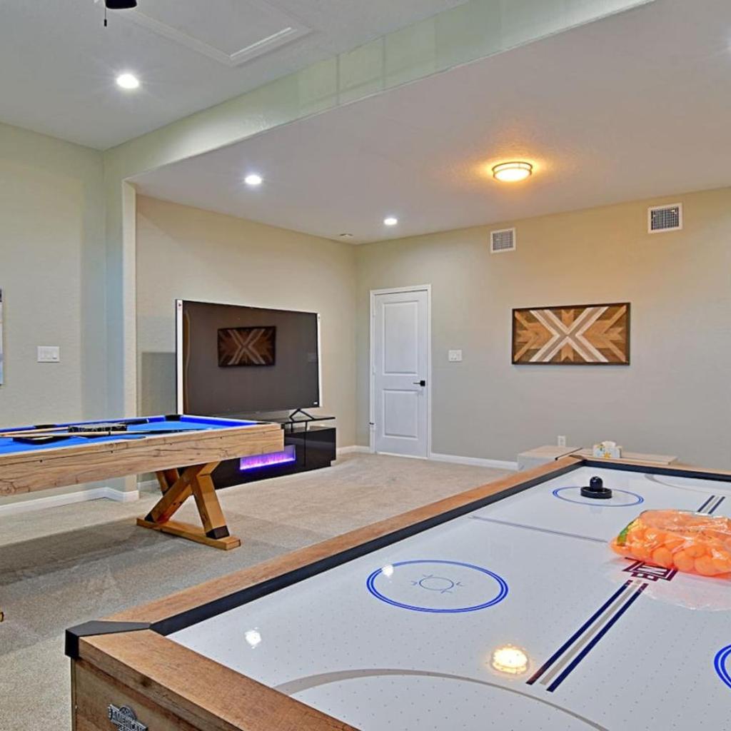 Photograph of Stunning 6 Bedroom Near Downtown