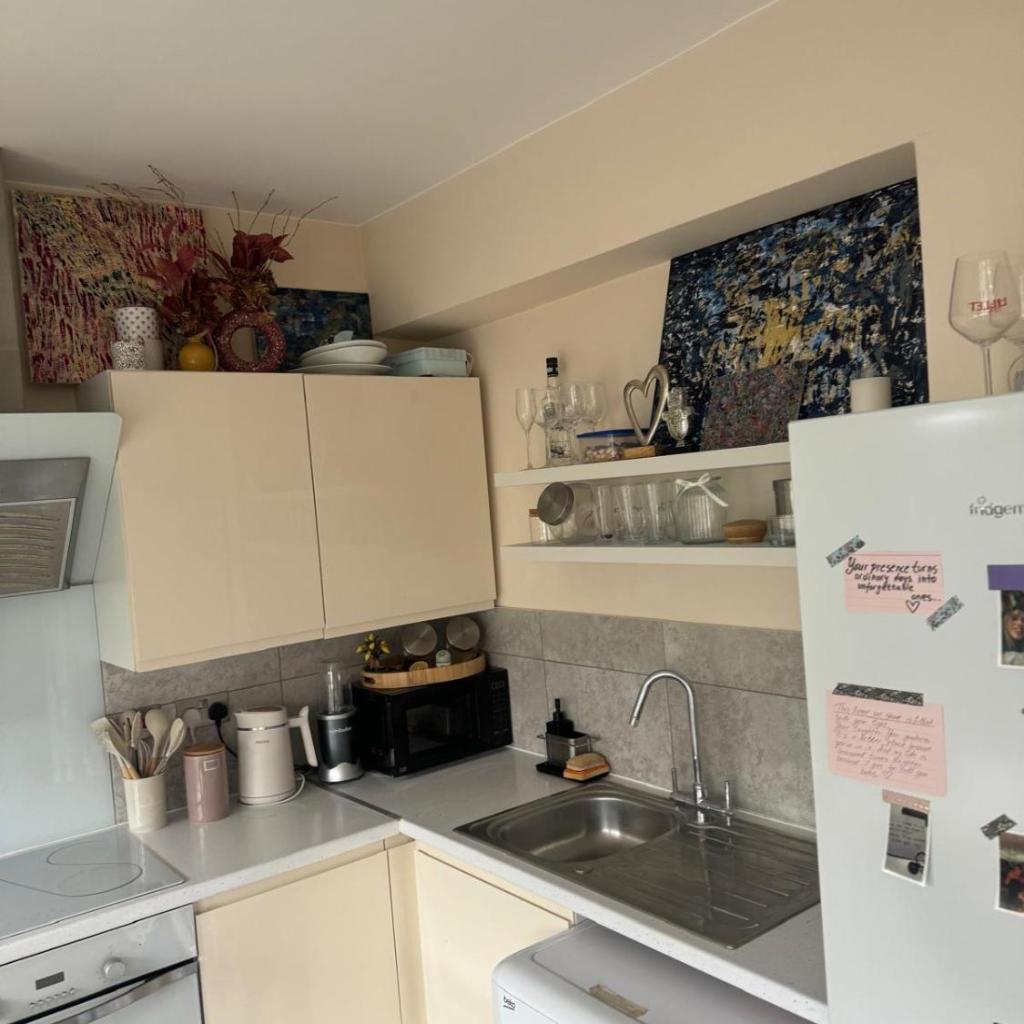 Photograph of Happy One Bedroom apartment