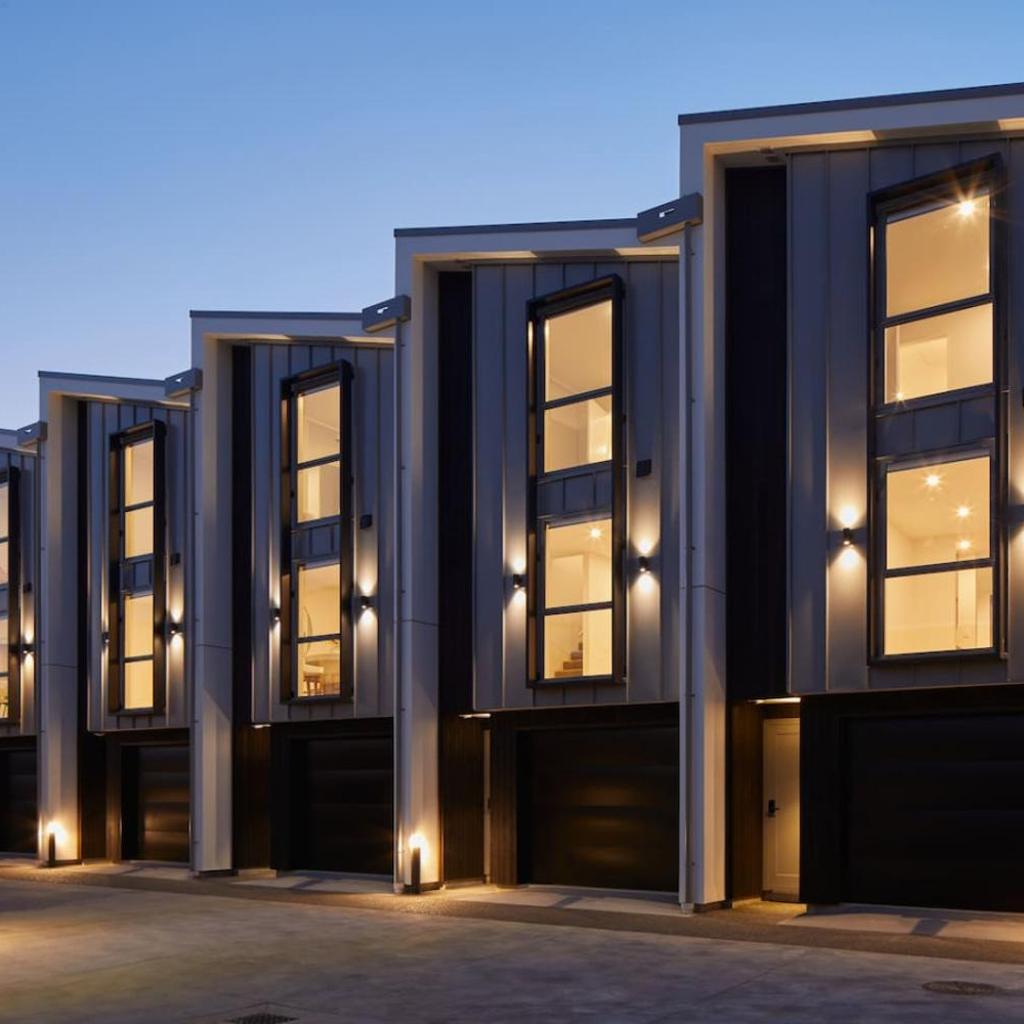 Photograph of Spacious 3 Bedroom Townhouse Steps from the CBD