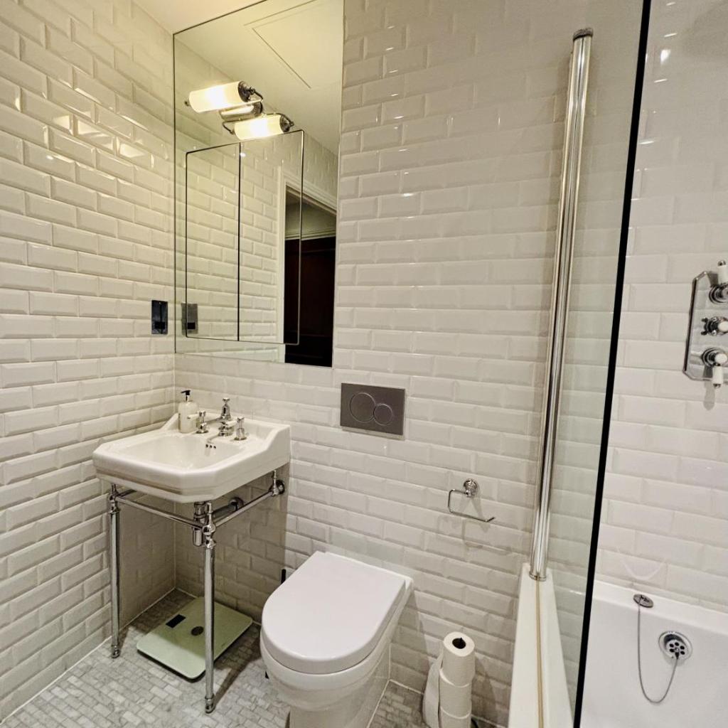 Photograph of Charming 1BR City Retreat soho&covent garden