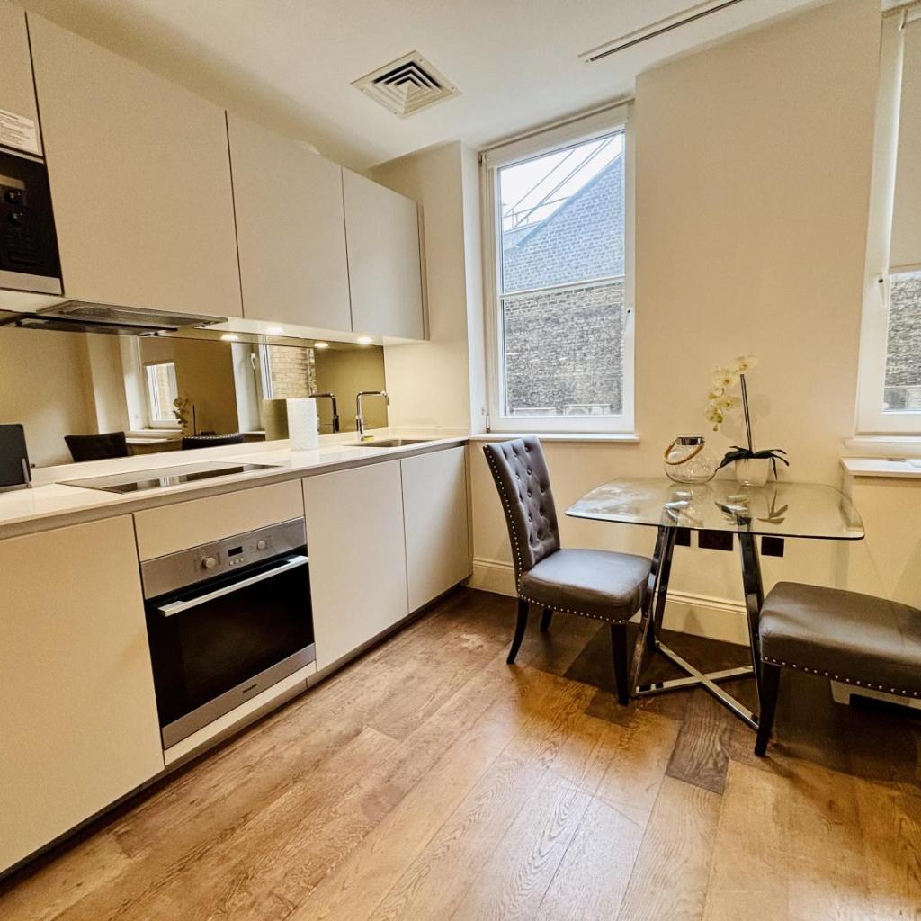 Photograph of Charming 1BR City Retreat soho&covent garden