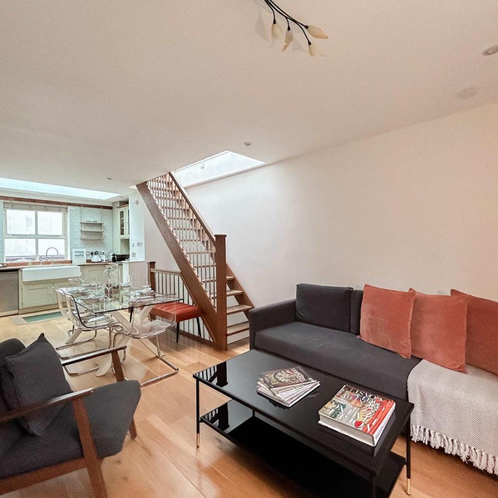Photograph of Exceptional Mews House in Chelsea