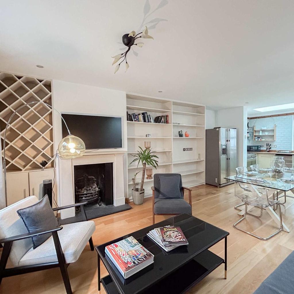 Photograph of Exceptional Mews House in Chelsea
