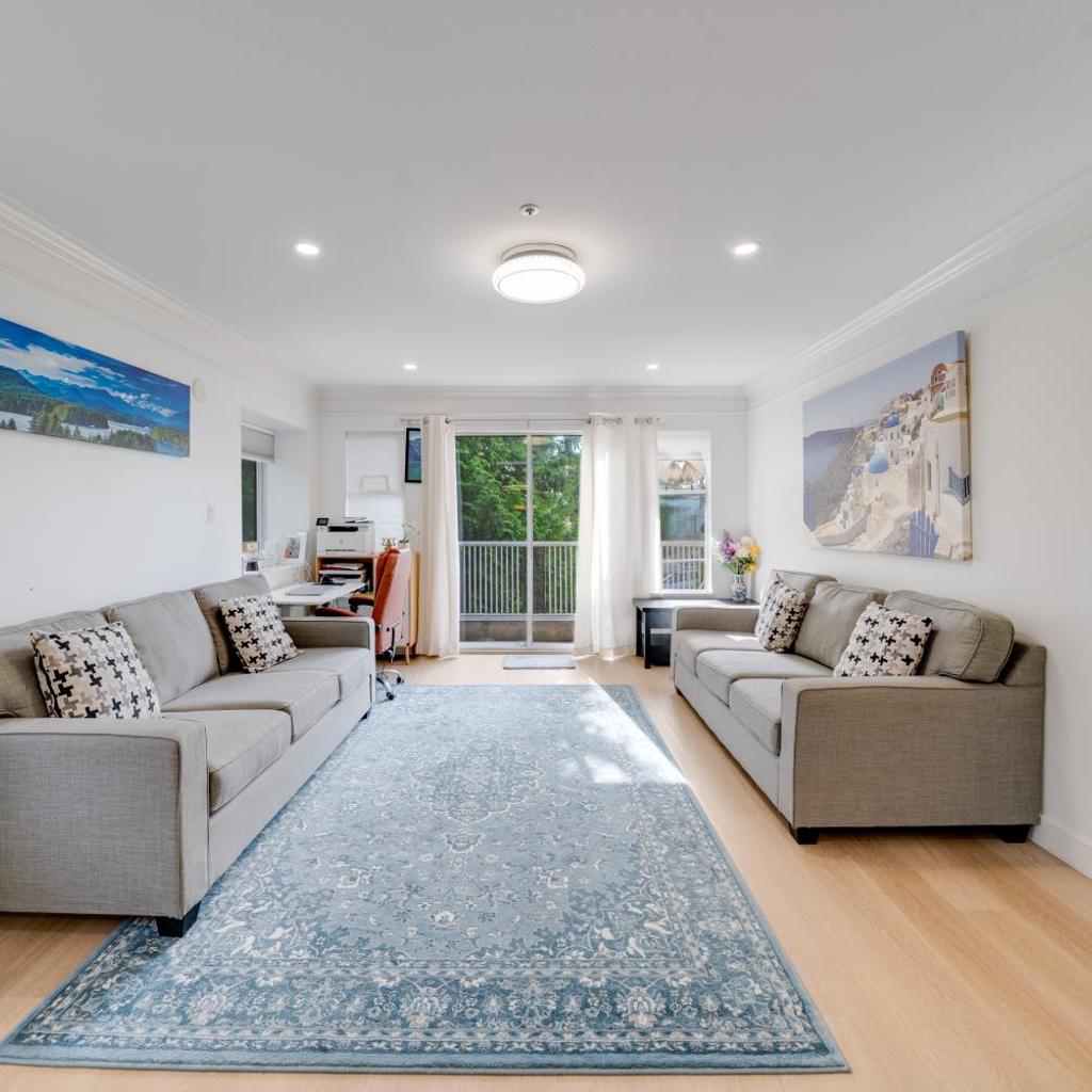 Photograph of Family Retreat sleeps 12 Near YVR Airport, Downtown