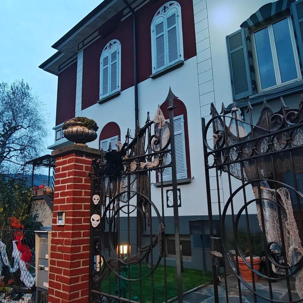 Image 3 - Villa WOLF - A 1919 original Swiss Villa with Garden near Como