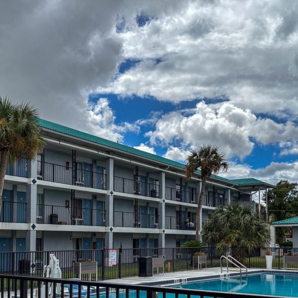 Photograph of Motel 6 Altamonte Springs FL