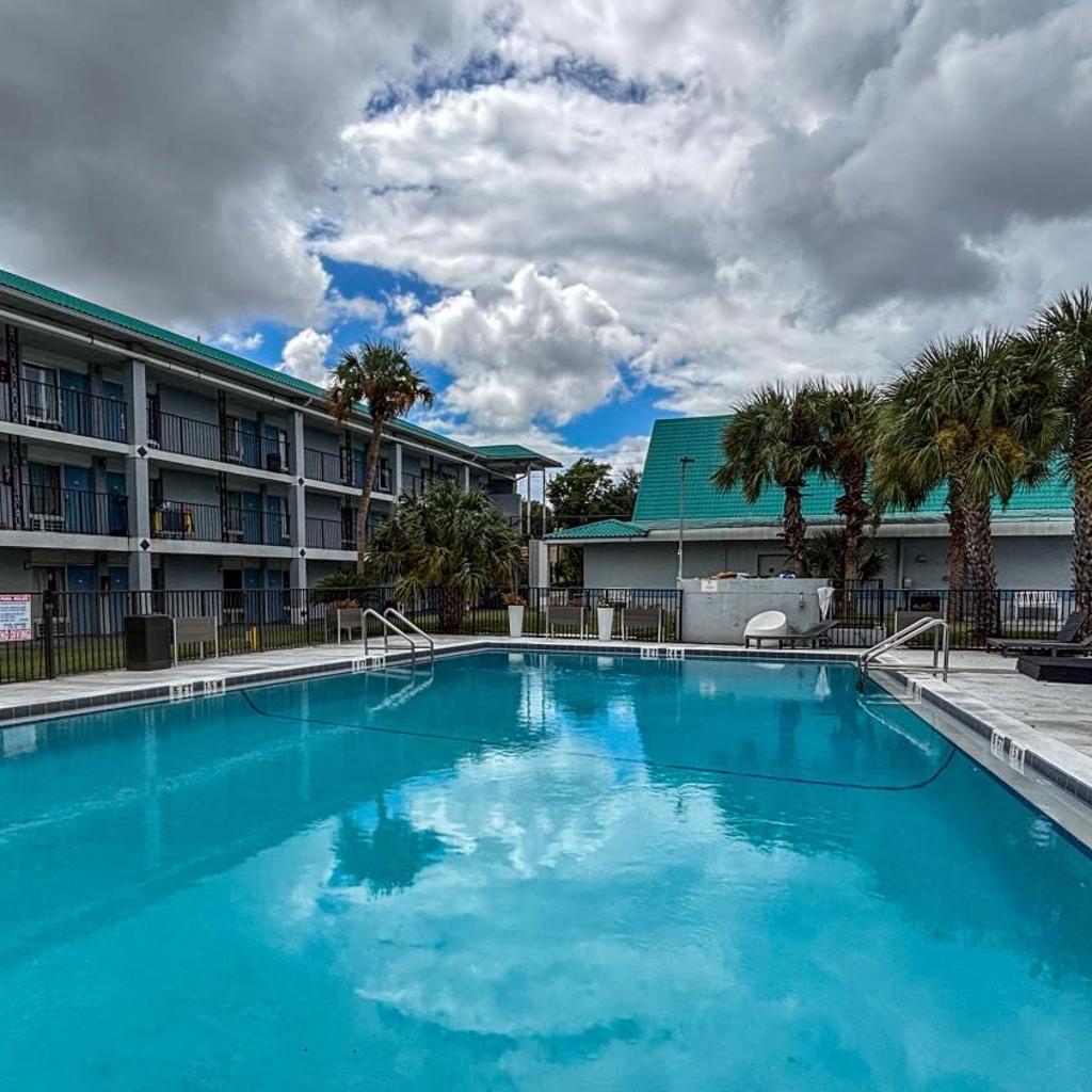 Photograph of Motel 6 Altamonte Springs FL