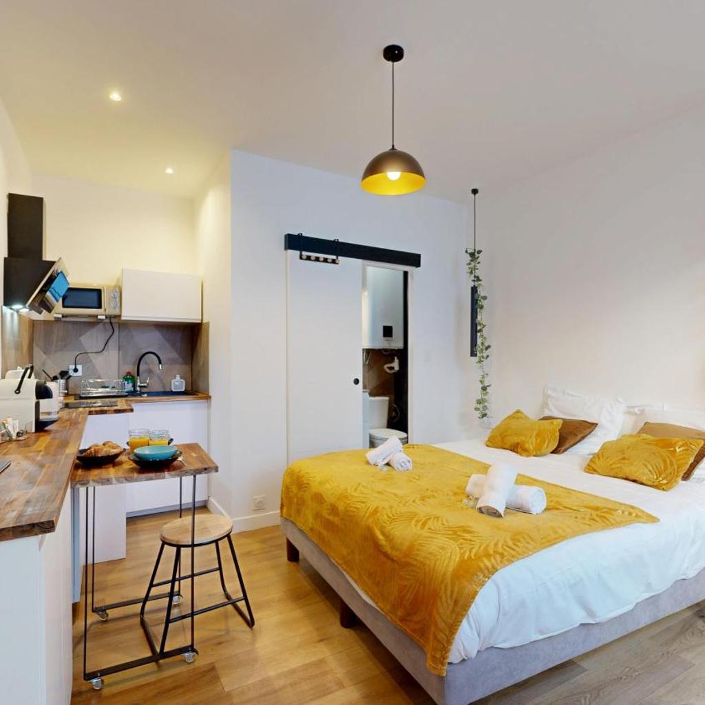 Photograph of Le Cyrano by expat renting - Hyper centre - Wifi