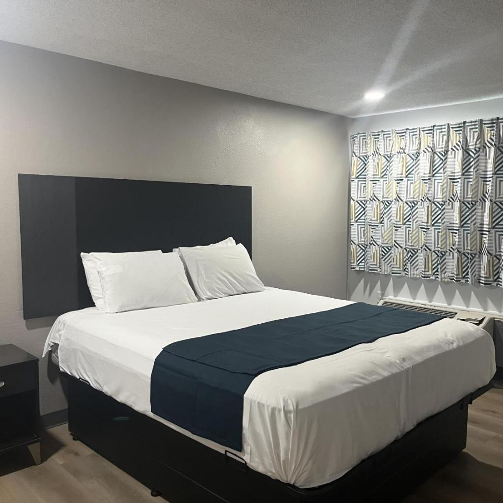 Photograph of Motel 6 - Las Vegas, NV – Downtown Fremont St Experience