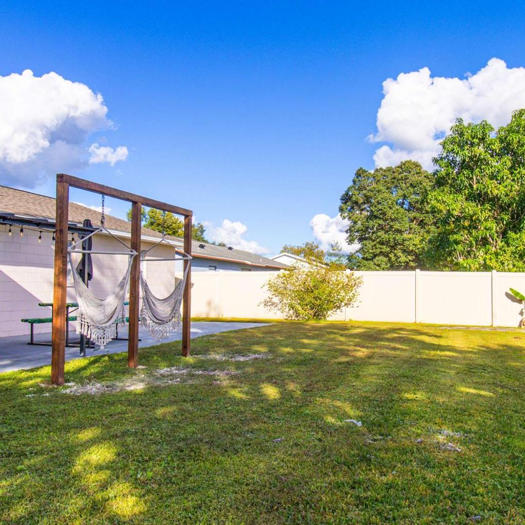 Photograph of Brand NewPainted Vacation Hse NrUCF PetsOK Fenced