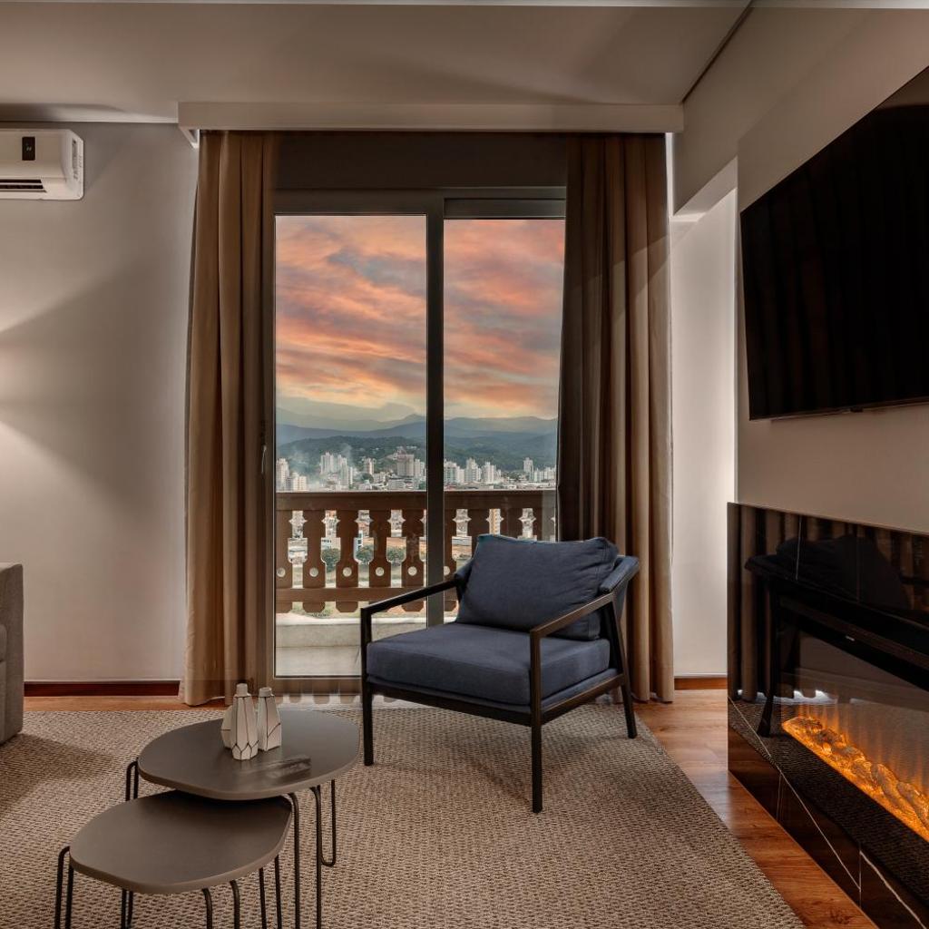 Monthez Hotel & Eventos — 