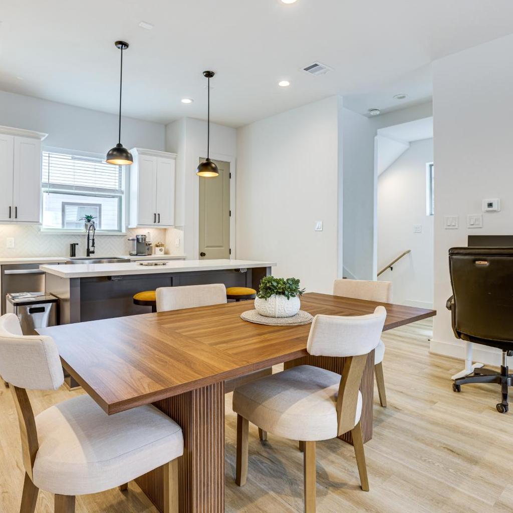 Photograph of Your Houston HQ! Modern Unit w/ Yard & Workspace