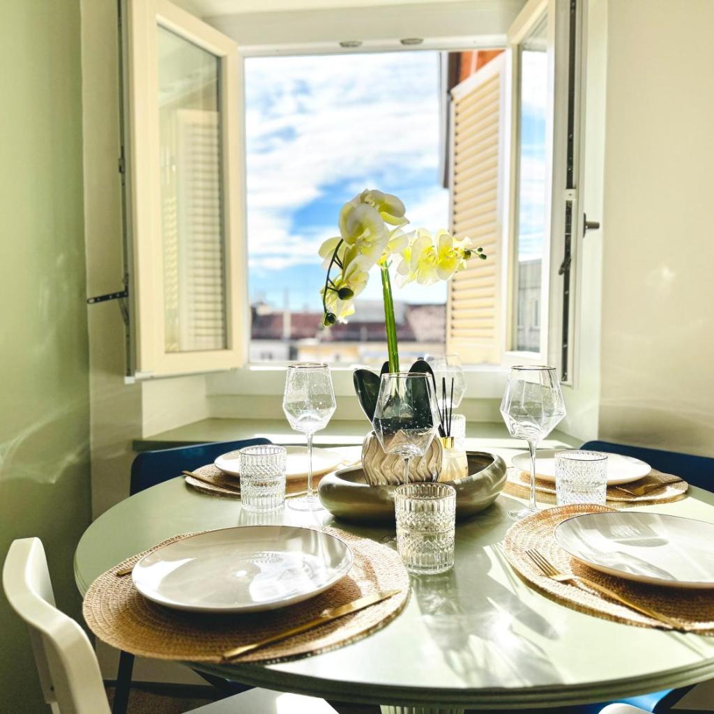 Photograph of Gold Apartment Elegante Loft Piazza Statuto - Porta Susa
