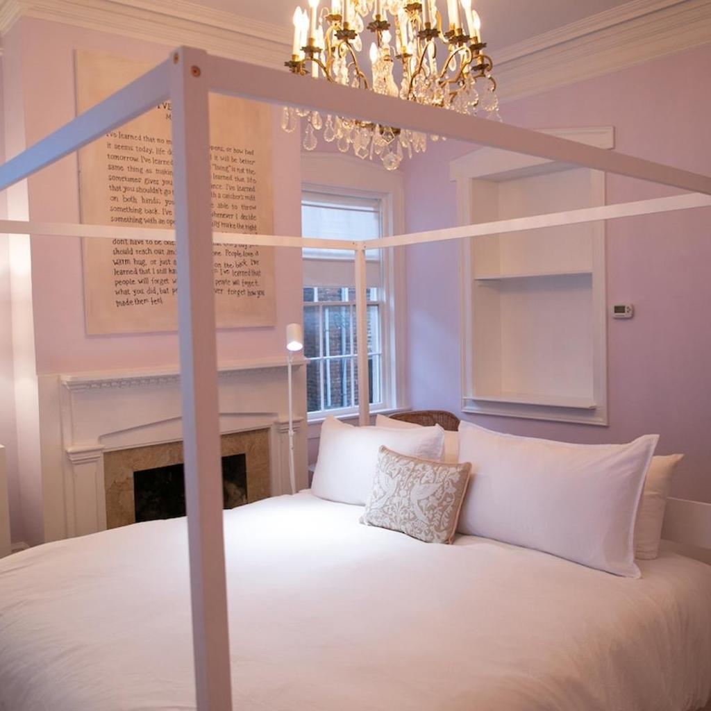 Photograph of Bosch House Rosé - Lila Suite