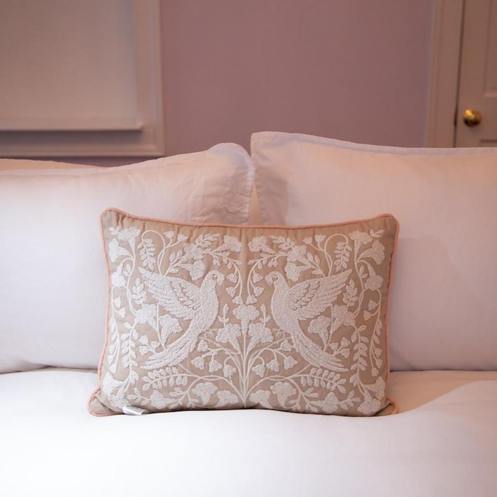 Photograph of Bosch House Rosé - Lila Suite