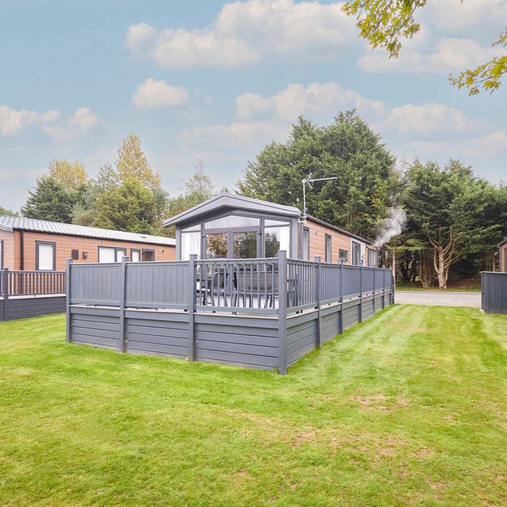 Photograph of Field View Lodge with Hot Tub