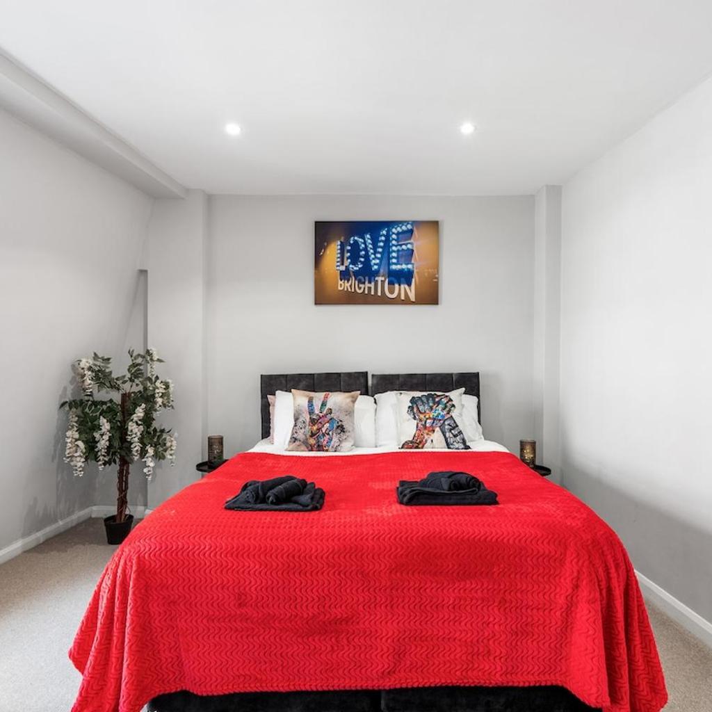 Photograph of Central Brighton Large 2 Bed Apt in The Lanes