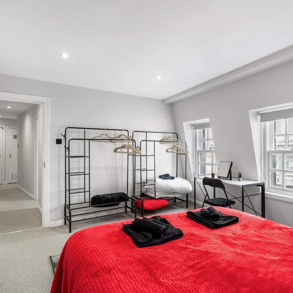 Photograph of Central Brighton Large 2 Bed Apt in The Lanes