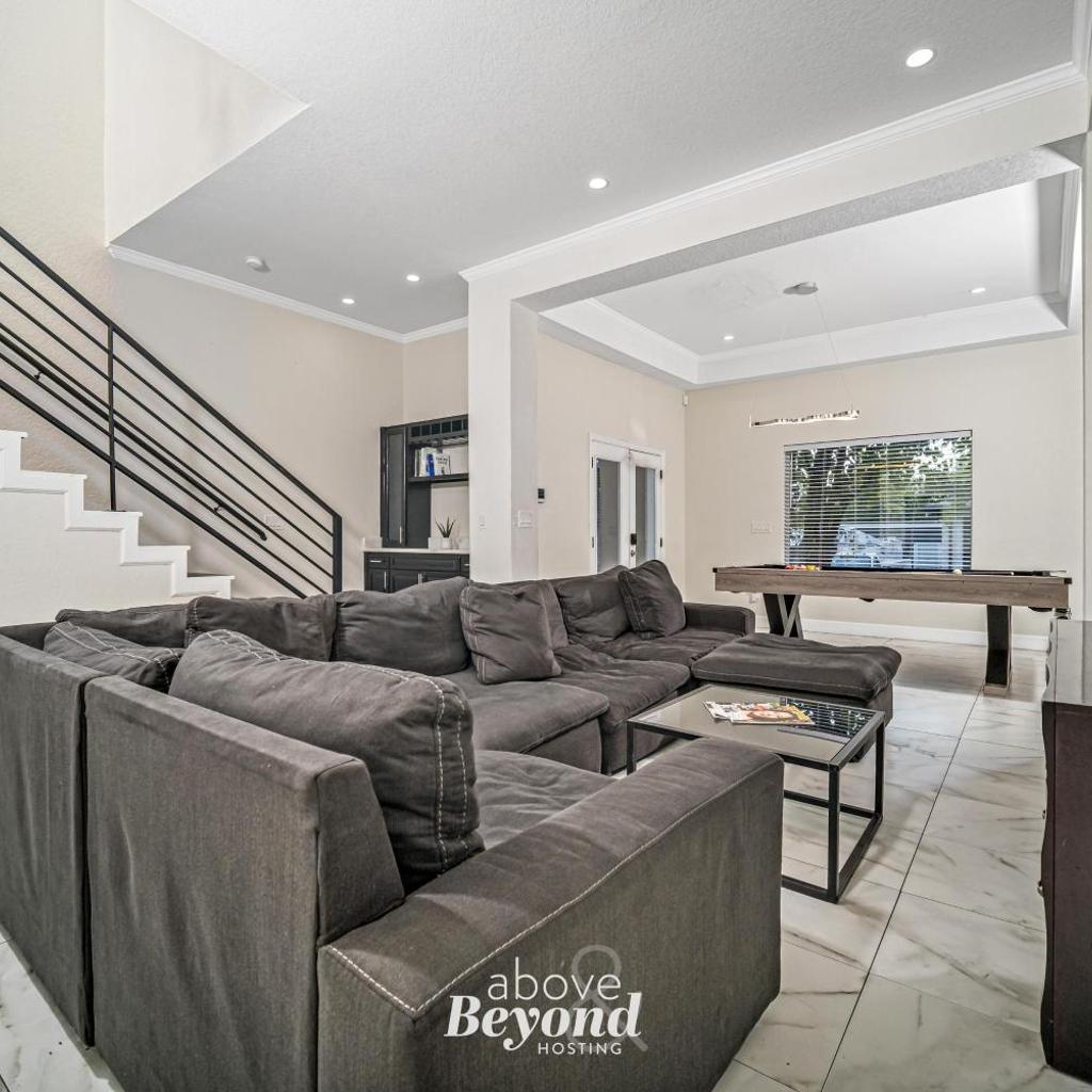 Photograph of Sprawling Home w Rooftop Spot