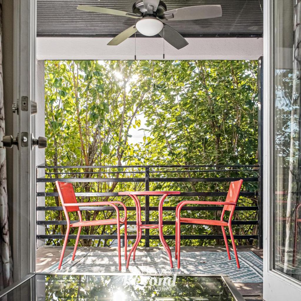 Photograph of Sprawling Home w Rooftop Spot