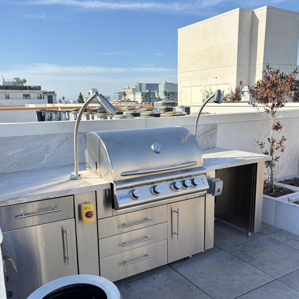 Photograph of Modern Luxury ENTIRE Apartments in the Heart of Los Angeles