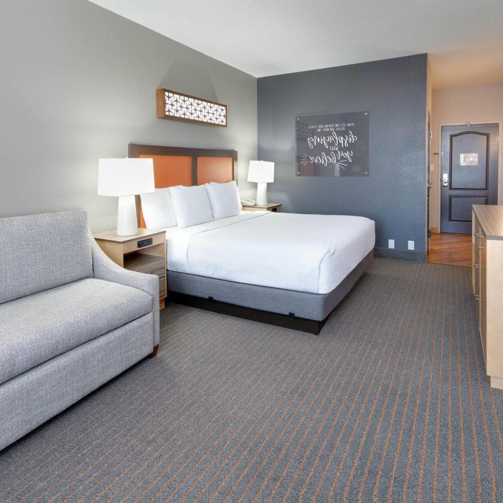 Photograph of La Quinta by Wyndham Dallas Love Field
