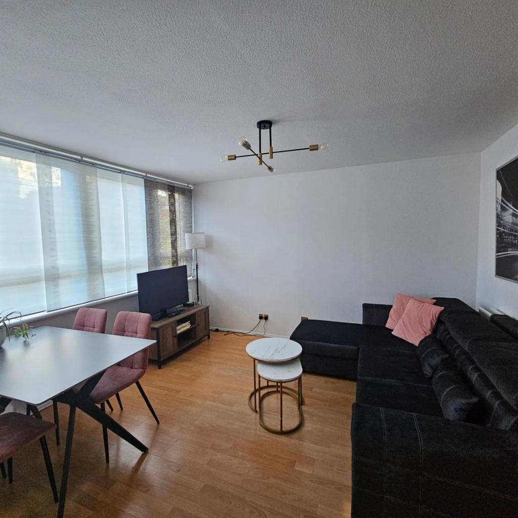 Photograph of Beautiful Battersea Apartment, Free Parking, Near Chelsea